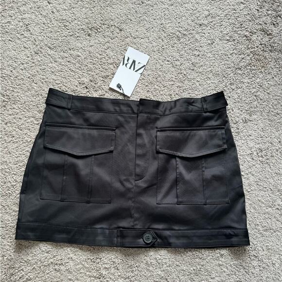 SIZE M - ZARA SATUN EFFECT MINI SKIRT - BRAND NEW WITH TAG - Picture 1 of 10